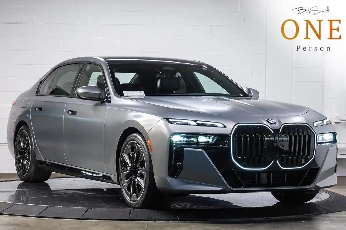 2026 BMW 7 Series 740i Sedan's photo