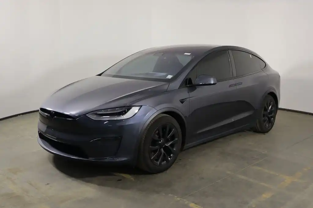 2023 Tesla Model X Long Range's photo