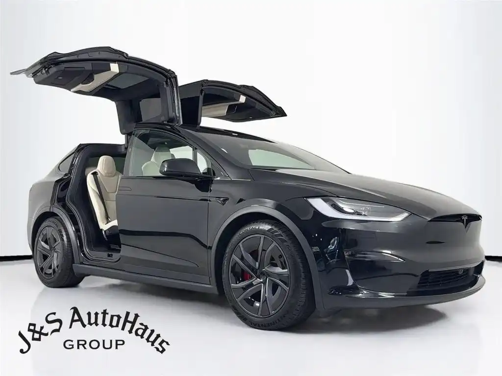 2026 Tesla Model X Plaid's photo
