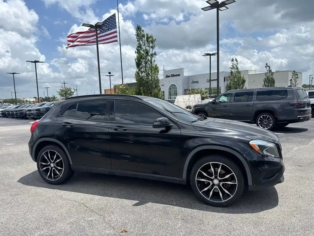 2015 Mercedes-Benz GLA GLA250's photo