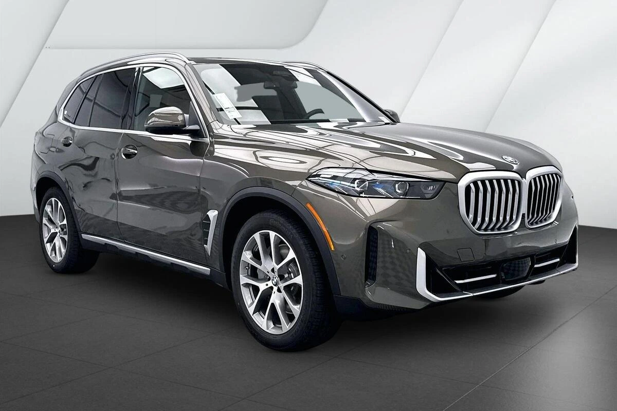 2026 BMW X5 xDrive50e's photo