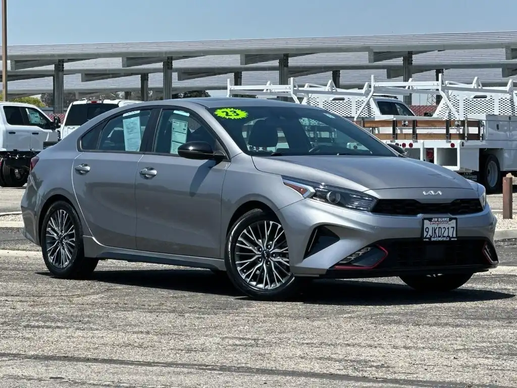 2023 Kia Forte GT-Line AT's photo