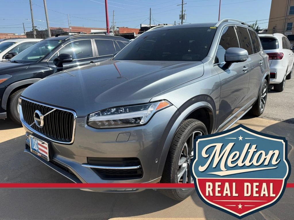 2018 Volvo XC90 T6 AWD Momentum's photo