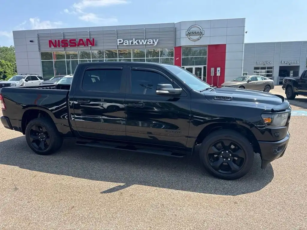 2019 RAM 1500 Big Horn/Lone Star 4x4 Crew Cab 5'7's photo