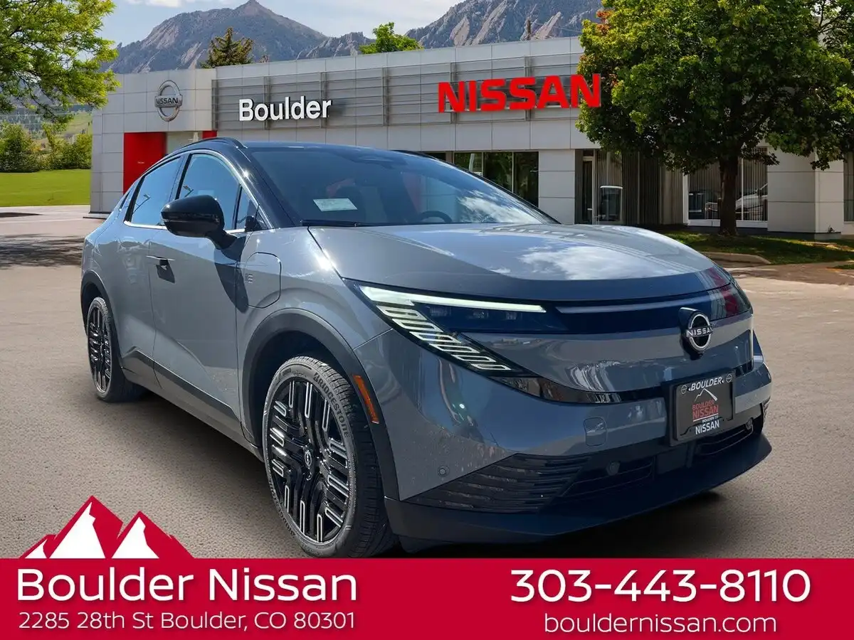 2026 Nissan Leaf Platinum+'s photo