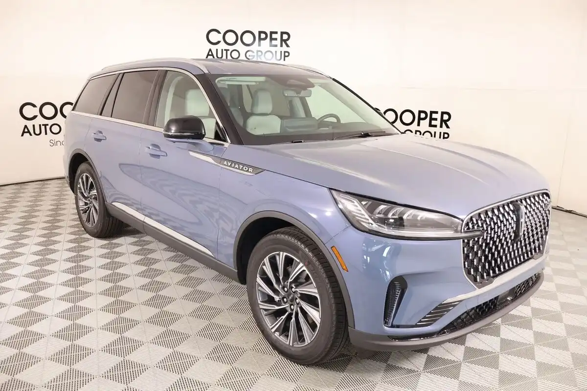 2026 Lincoln Aviator Premiere AWD's photo