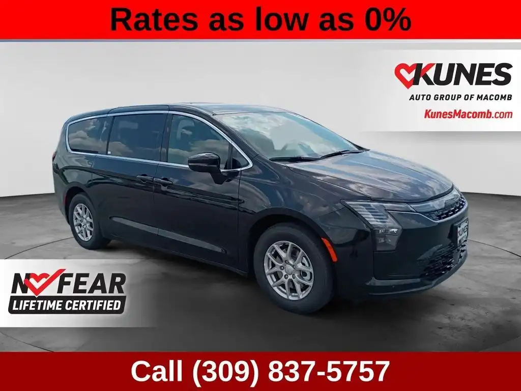 2027 Chrysler Pacifica Select's photo