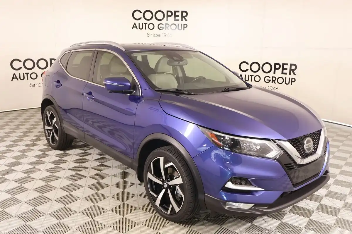 2020 Nissan Rogue Sport SL FWD's photo