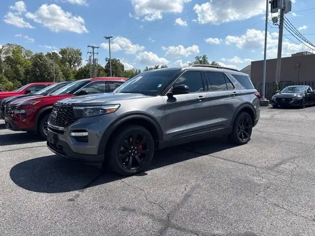 2021 Ford Explorer ST 4WD photo 1
