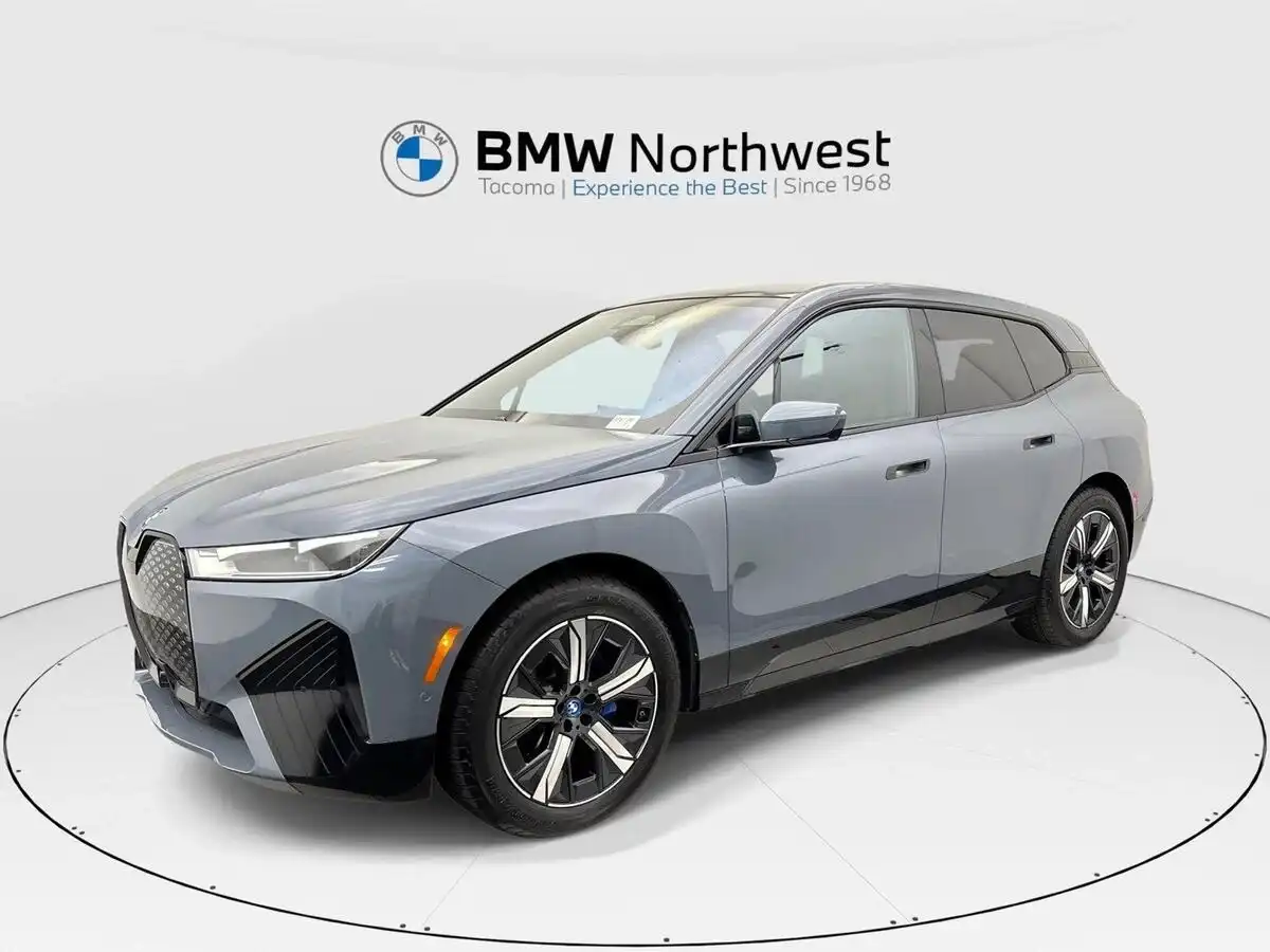 2023 BMW iX xDrive50's photo