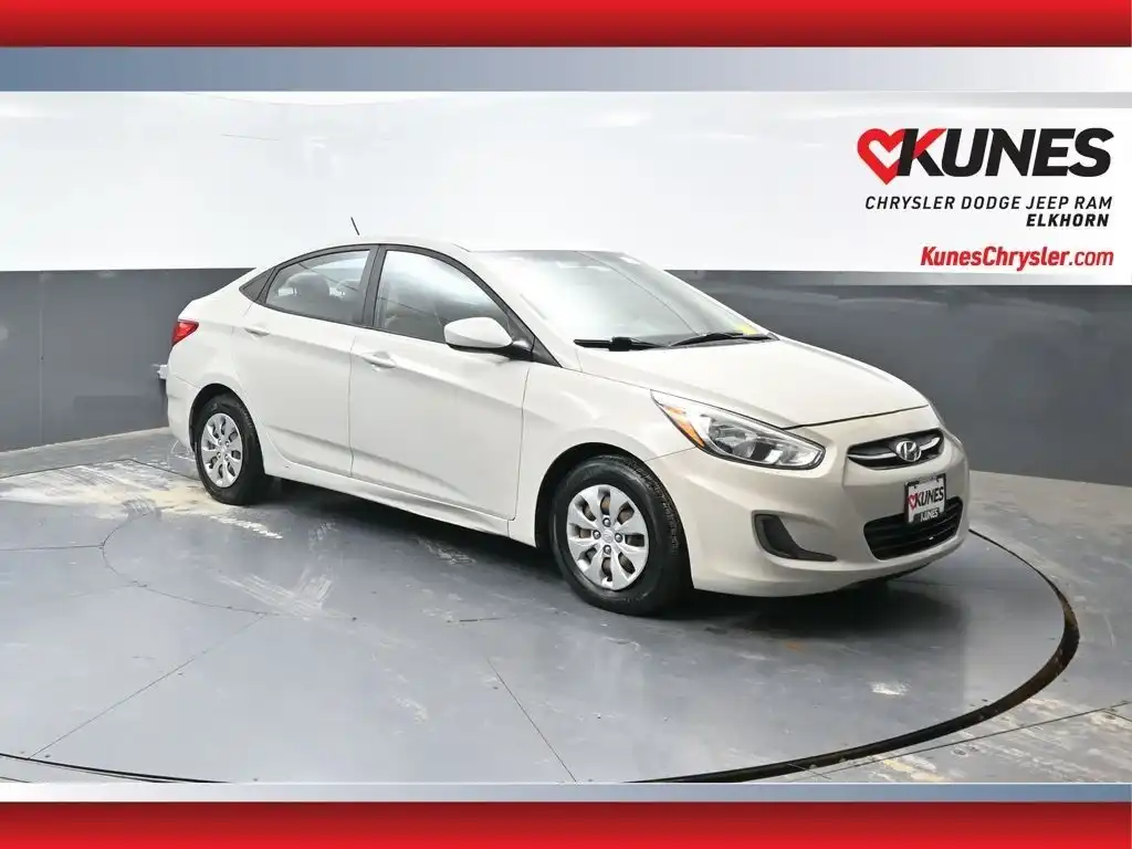 2017 Hyundai Accent SE 4-Door 6-Speed Automatic's photo