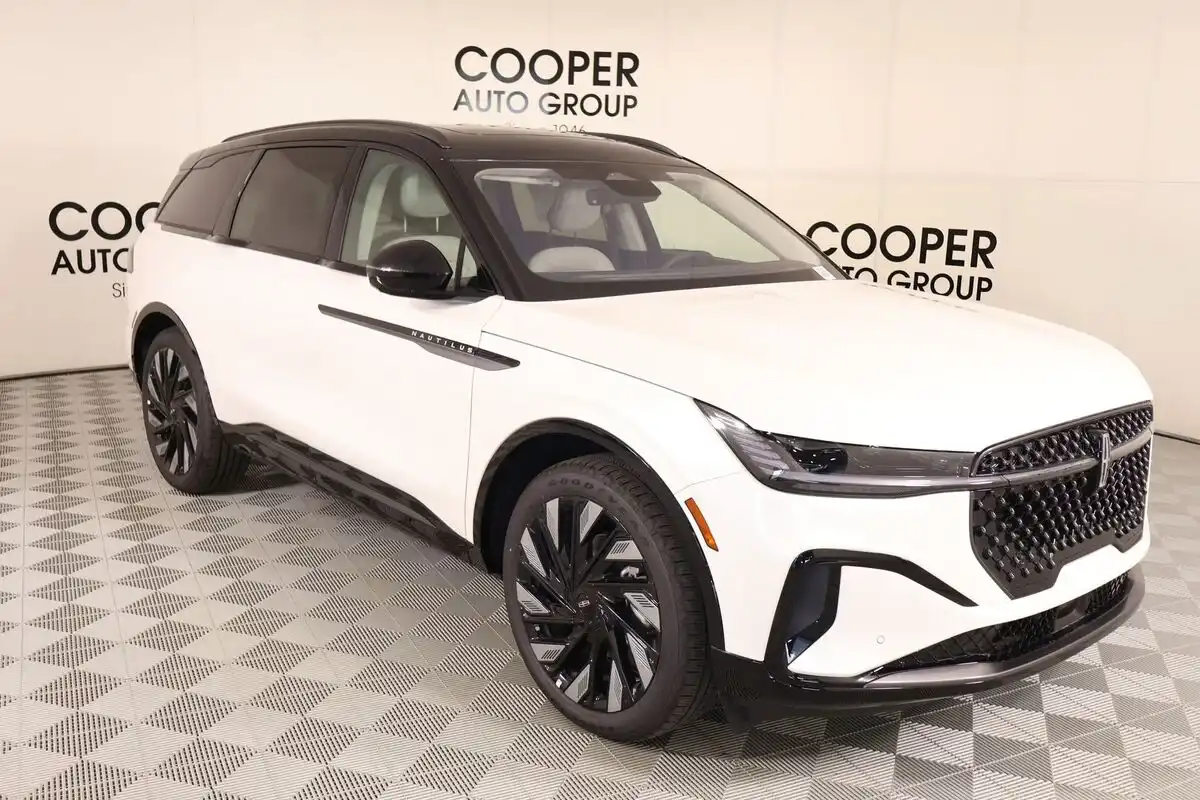 2026 Lincoln Nautilus Reserve AWD's photo