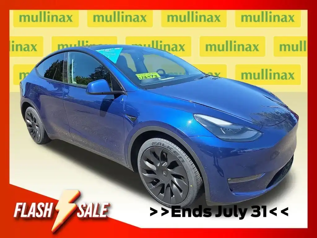 2022 Tesla Model Y Long Range Dual Motor All-Wheel Drive's photo