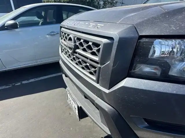 2022 Nissan Frontier SV Crew Cab 4X2 SWB's photo