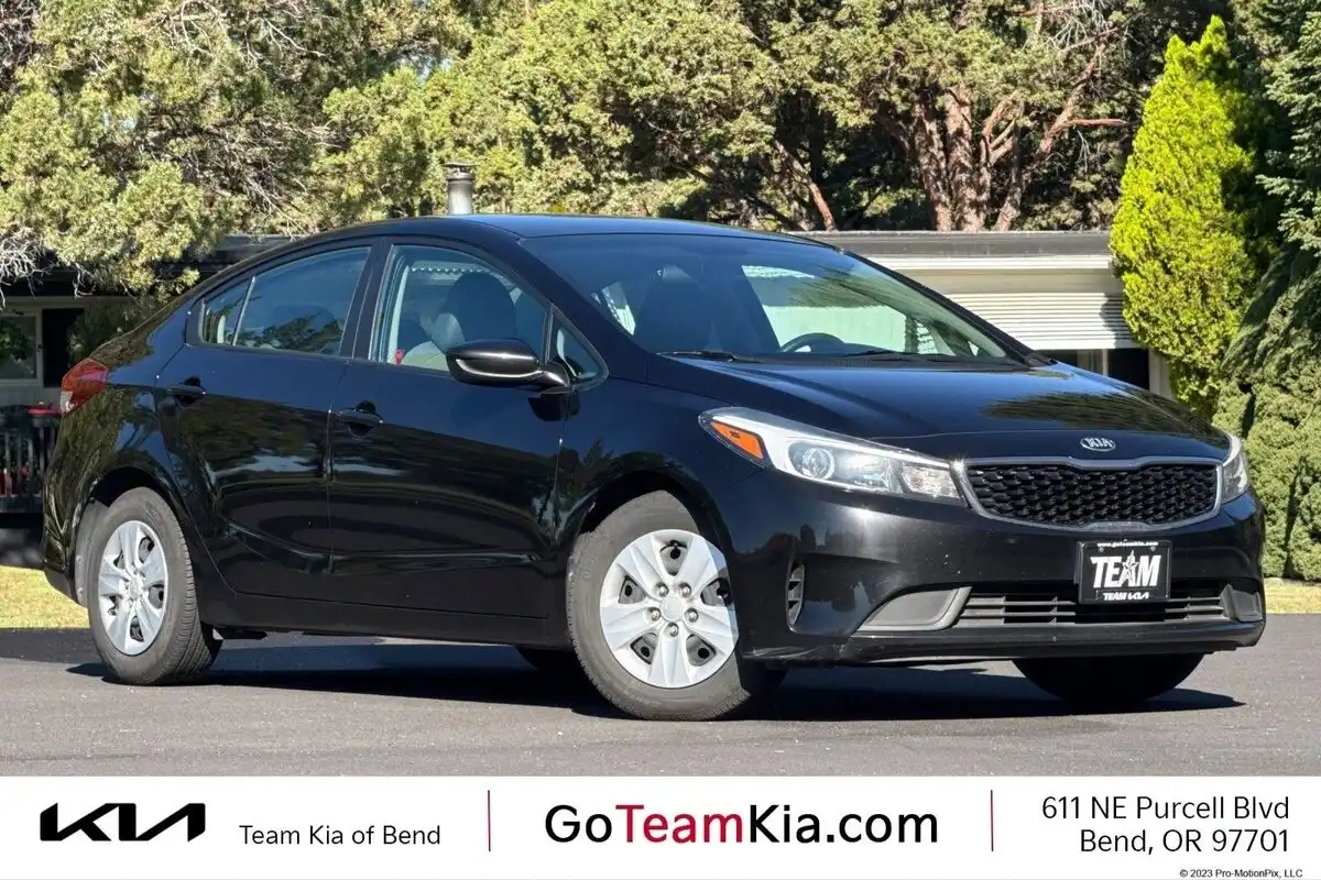 2017 Kia Forte LX AT's photo
