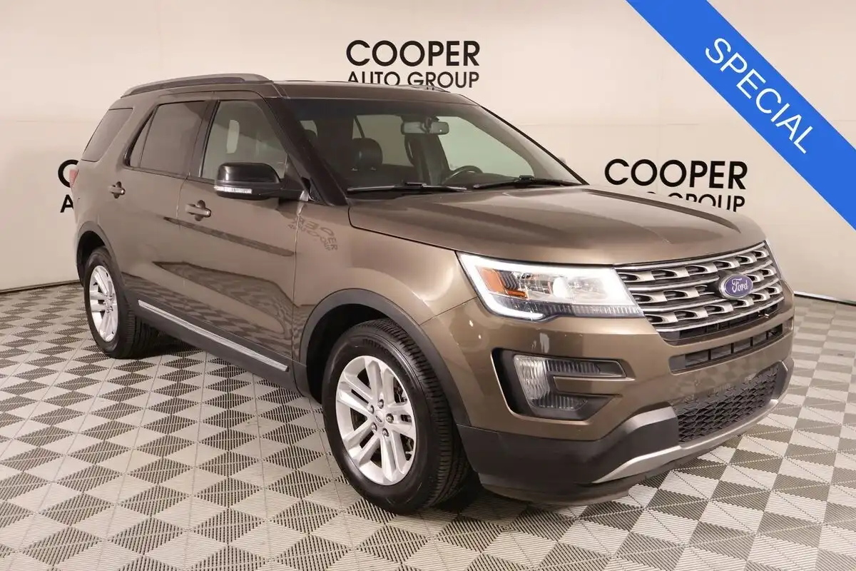 2016 Ford Explorer XLT FWD's photo