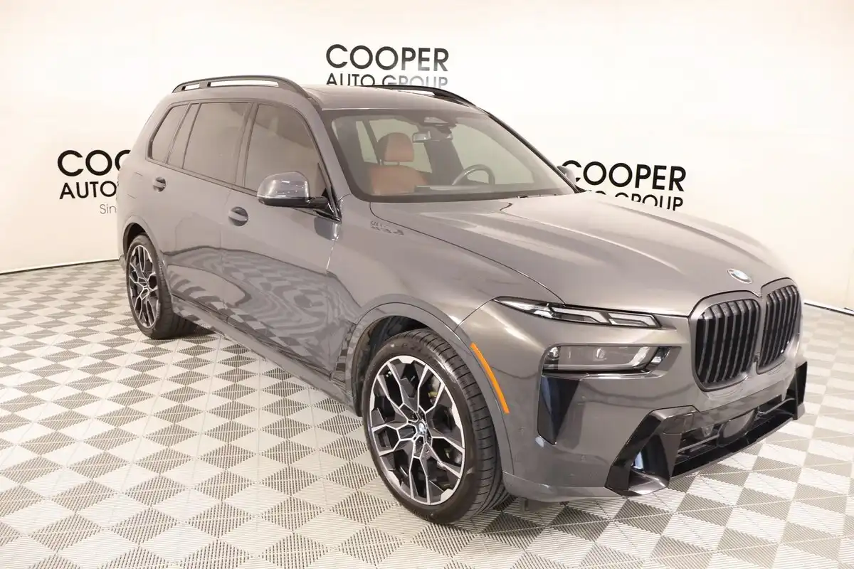 2023 BMW X7 xDrive40i's photo