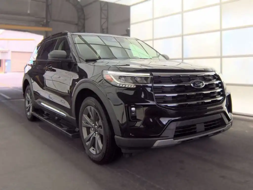 2025 Ford Explorer Active 4WD (PL535)'s photo