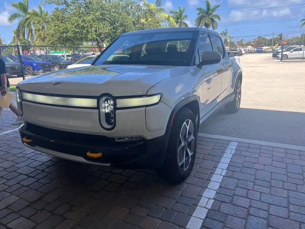 2022 Rivian R1T Adventure's photo