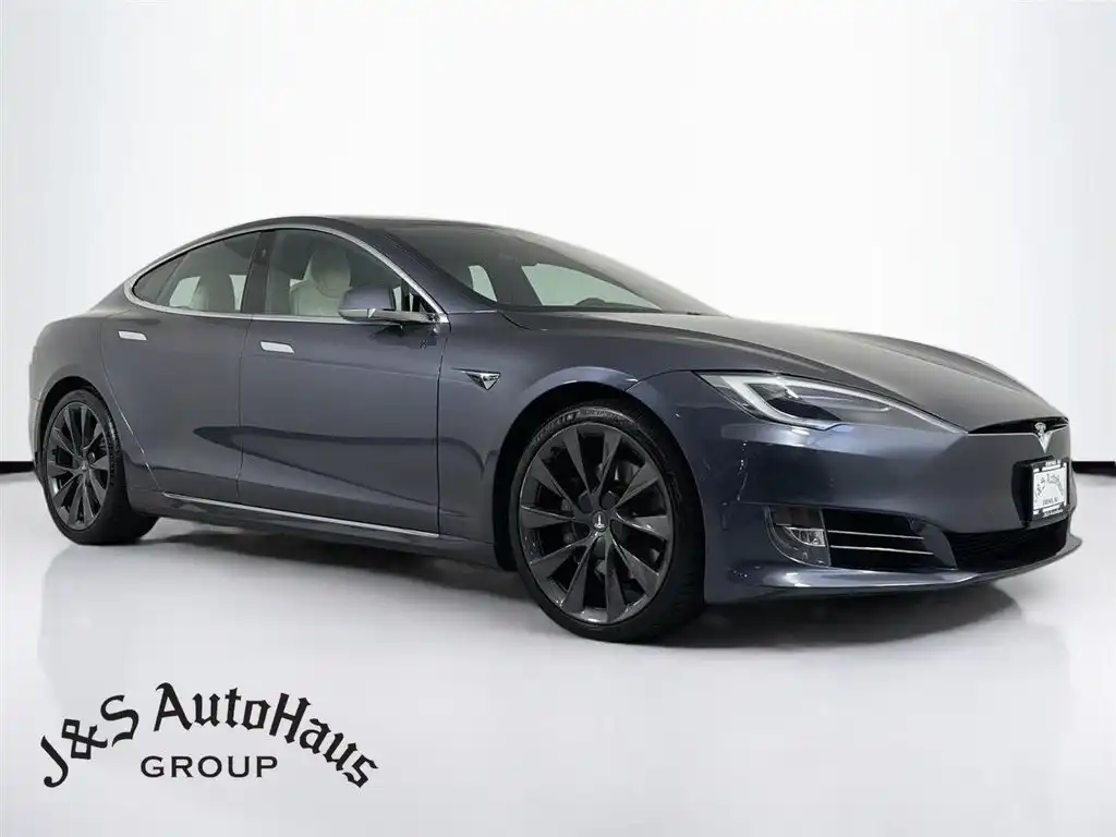 2020 Tesla Model S Long Range's photo