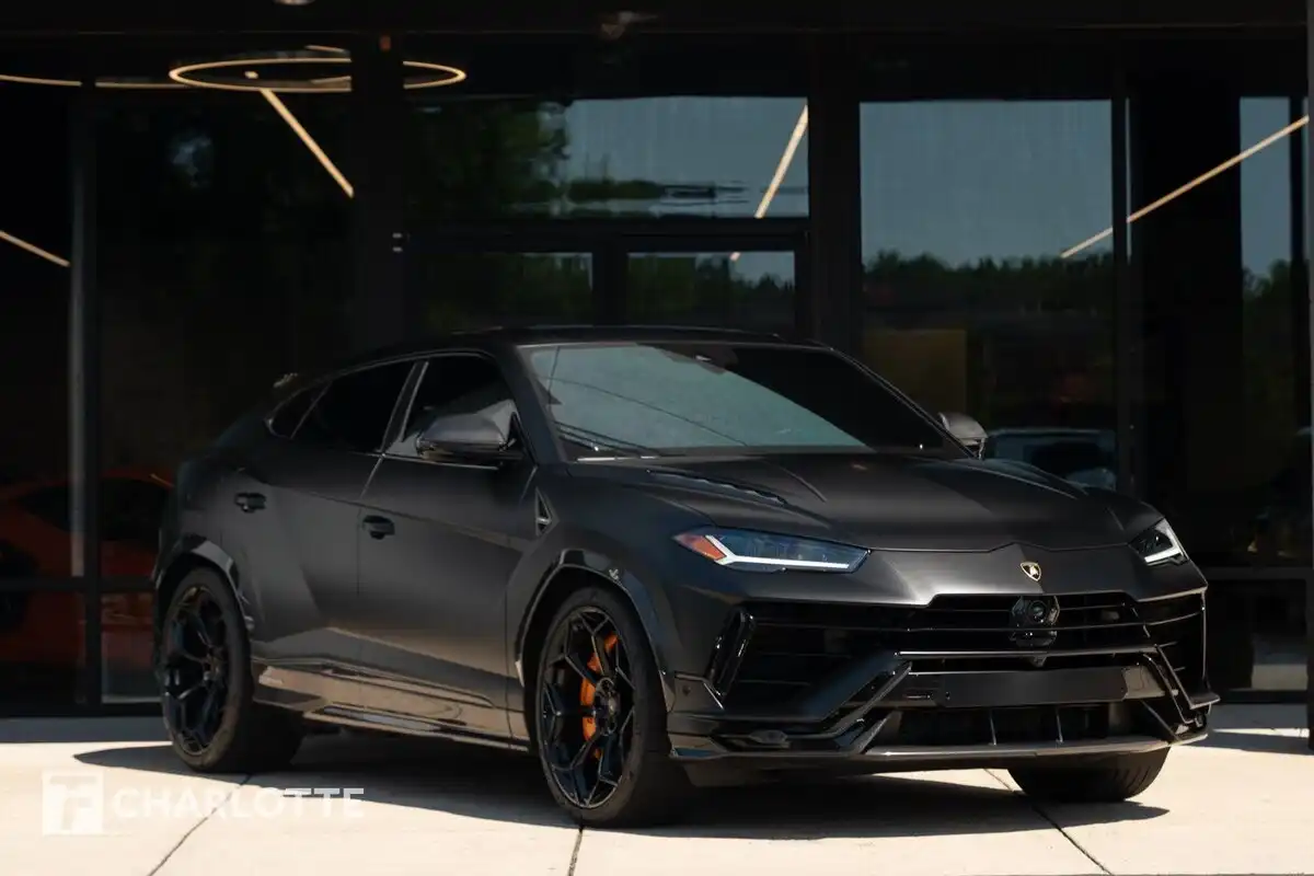 2023 Lamborghini Urus 4.0 V8 Performante's photo