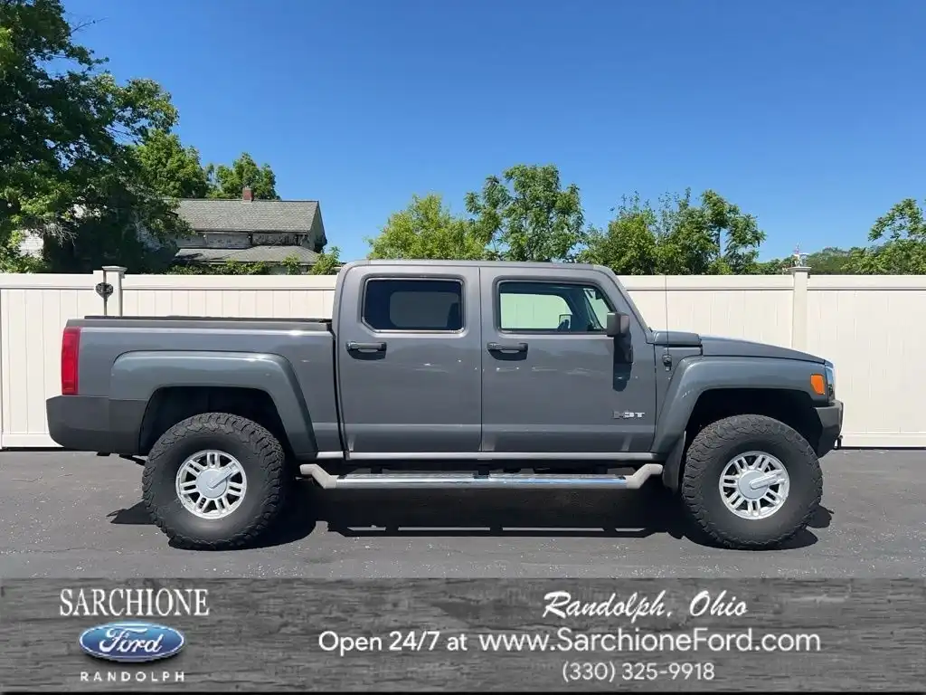 2009 Hummer H3T Base's photo