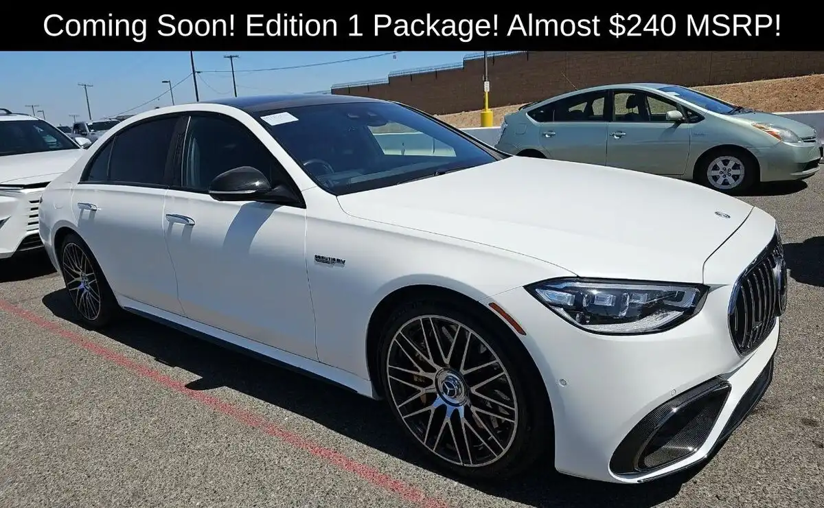 2024 Mercedes-Benz S-Class S 63 E-Performance's photo