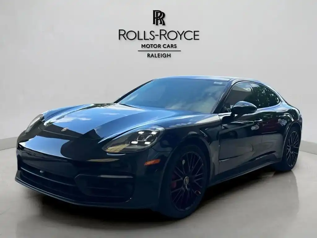 2023 Porsche Panamera 4S's photo