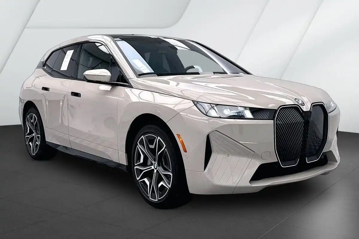 2026 BMW iX xDrive45's photo