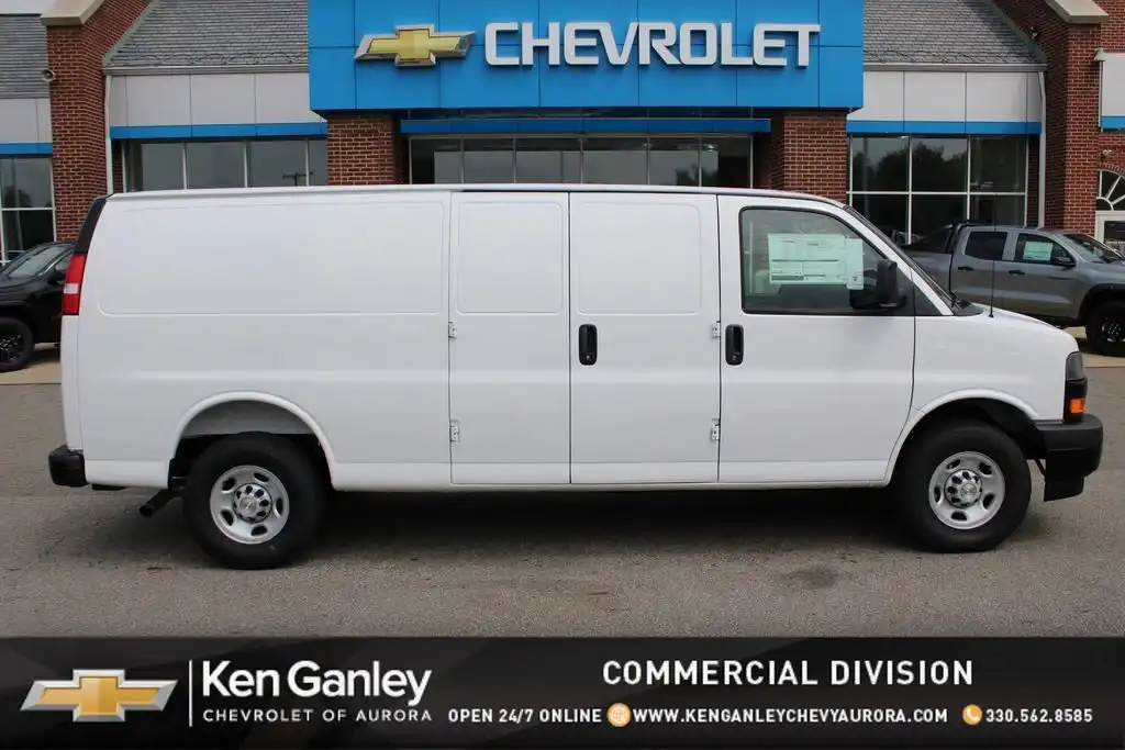 2026 Chevrolet Express 3500 Extended Work Van's photo