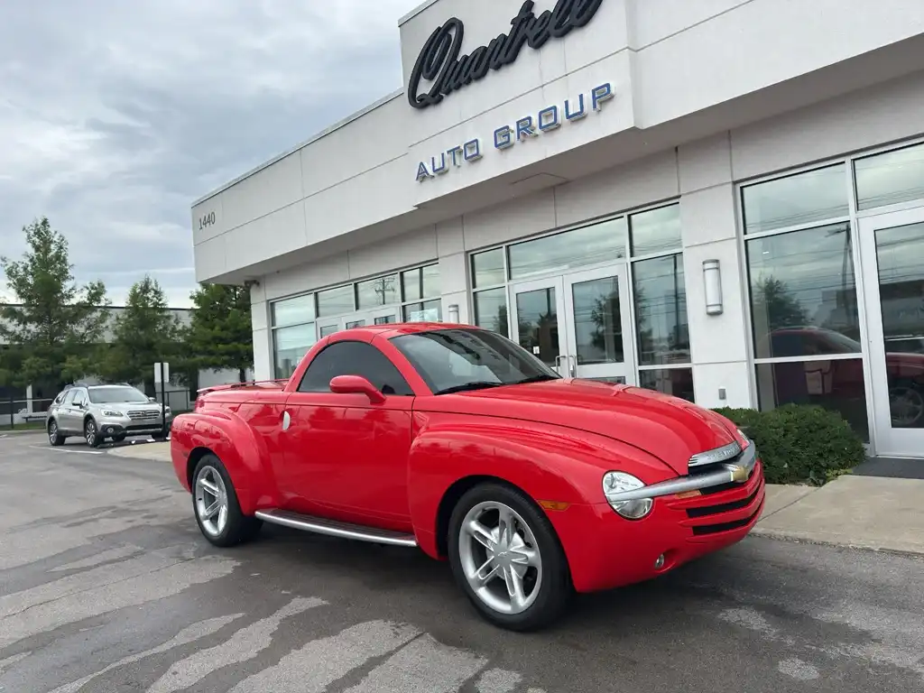 2004 Chevrolet SSR LS's photo