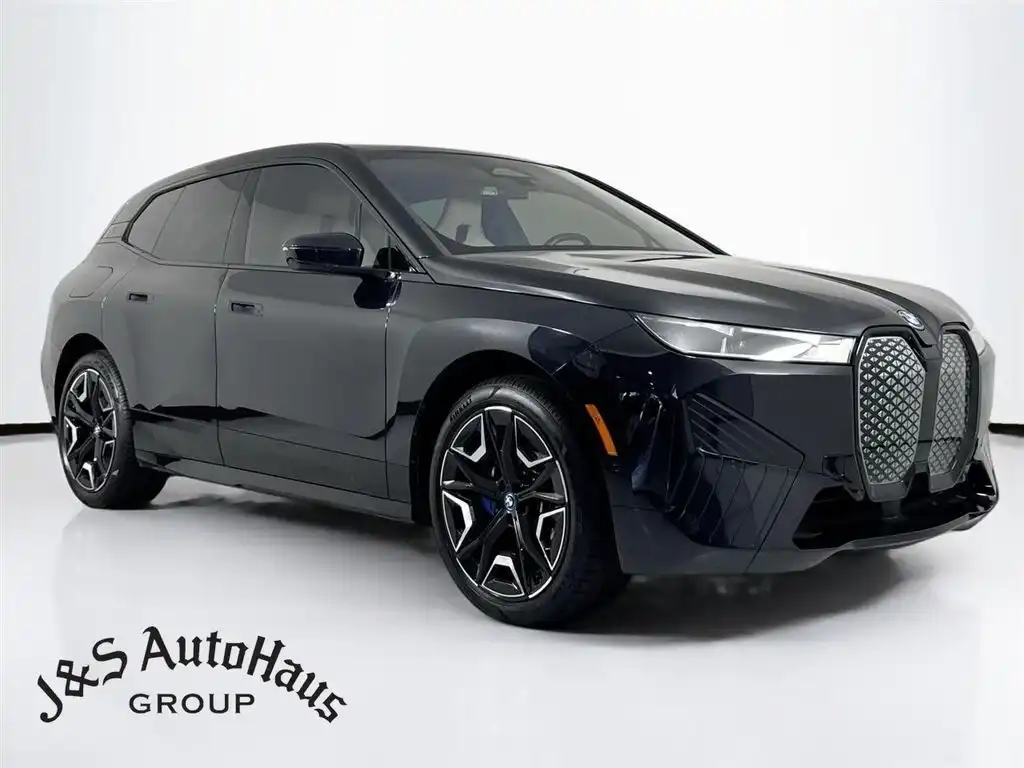 2024 BMW iX xDrive50's photo