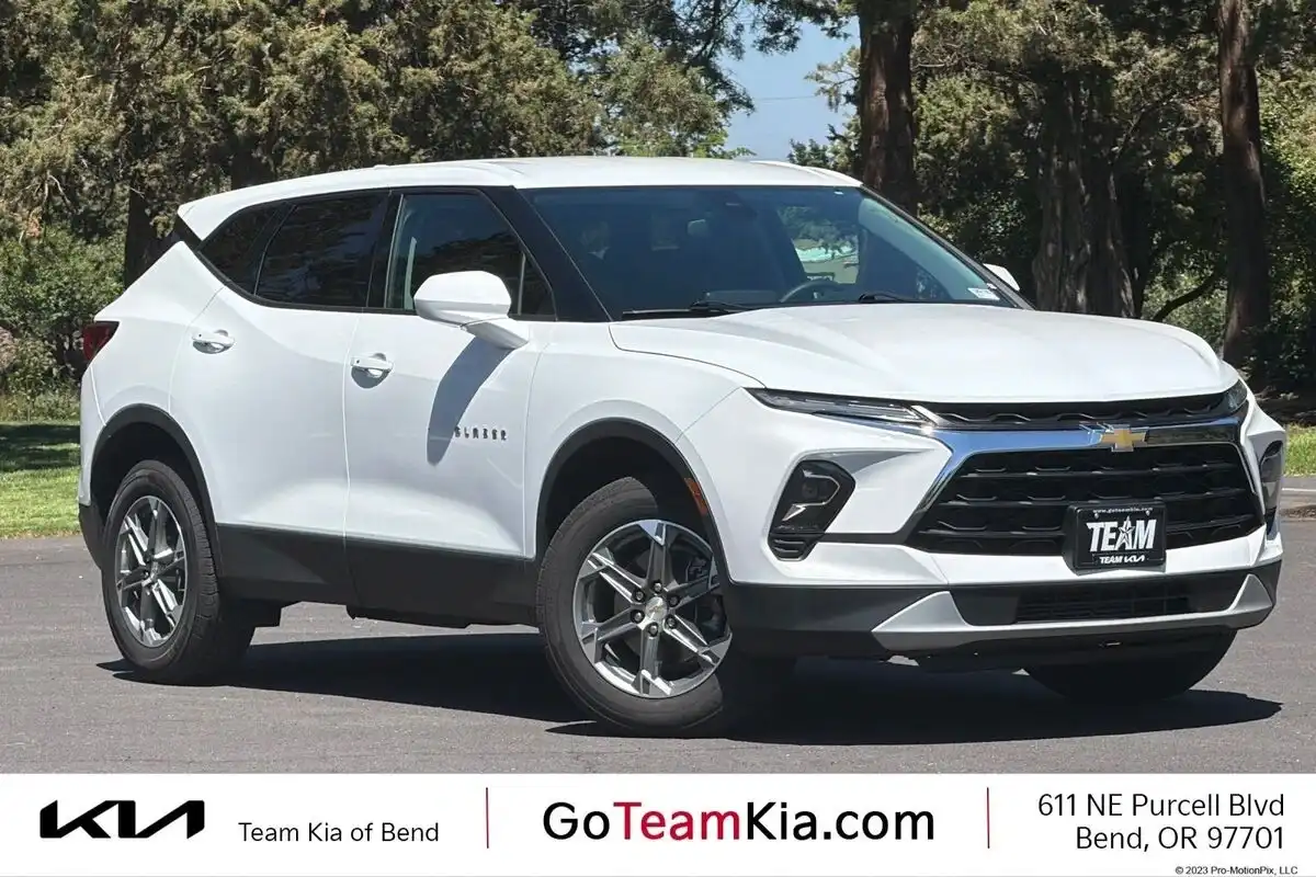 2025 Chevrolet Blazer 2.0T 2LT FWD's photo