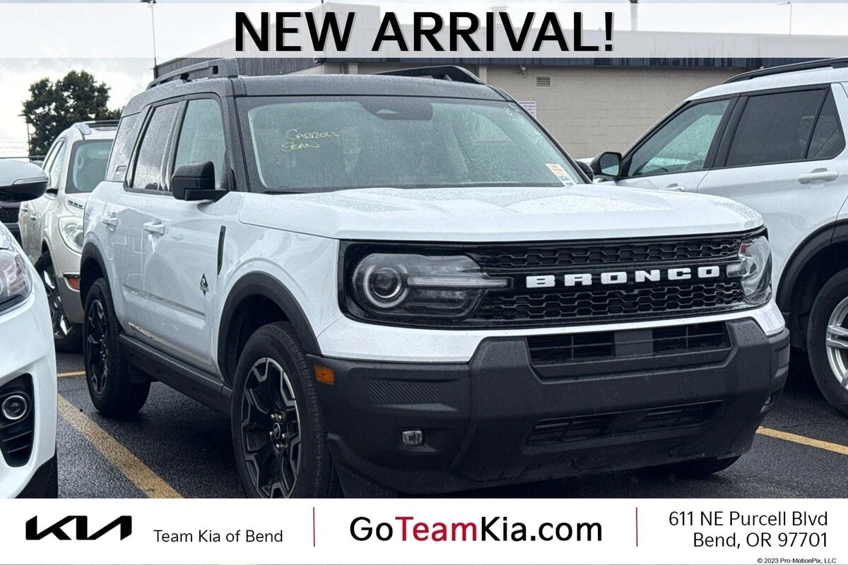 2025 Ford Bronco Sport Outer Banks 4WD photo 1