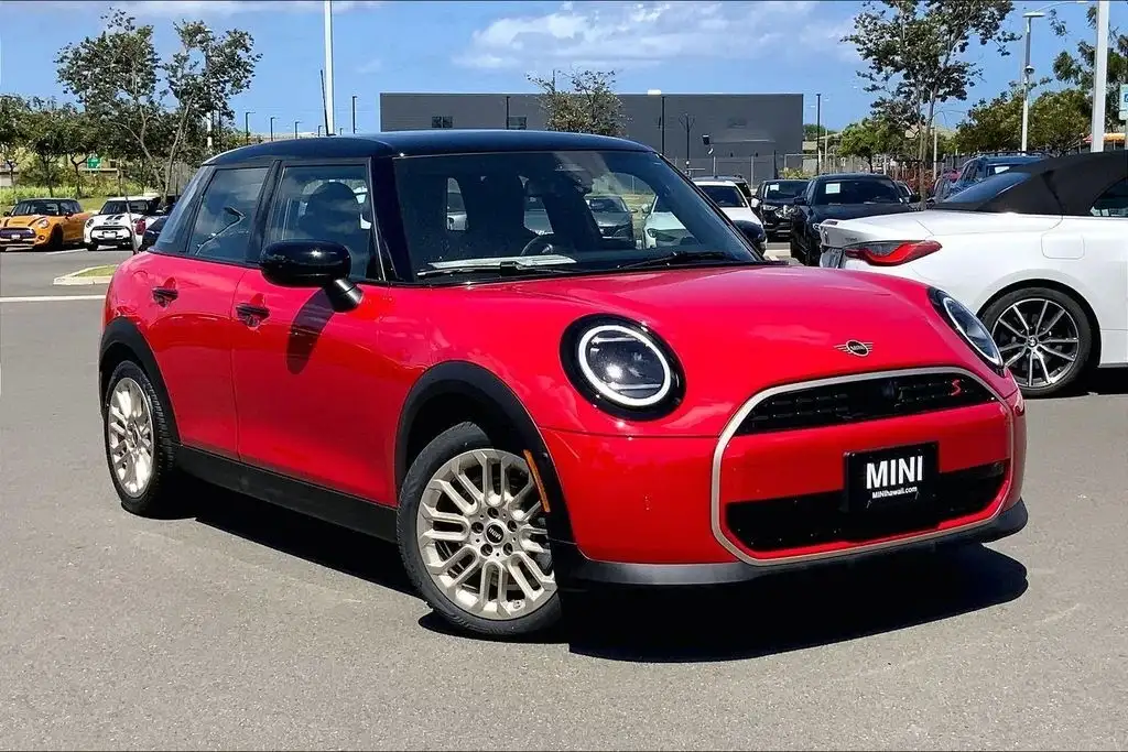 2026 MINI Hardtop Cooper S Signature's photo