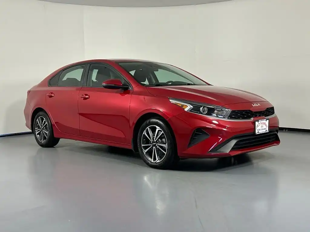 2023 Kia Forte LXS Auto's photo
