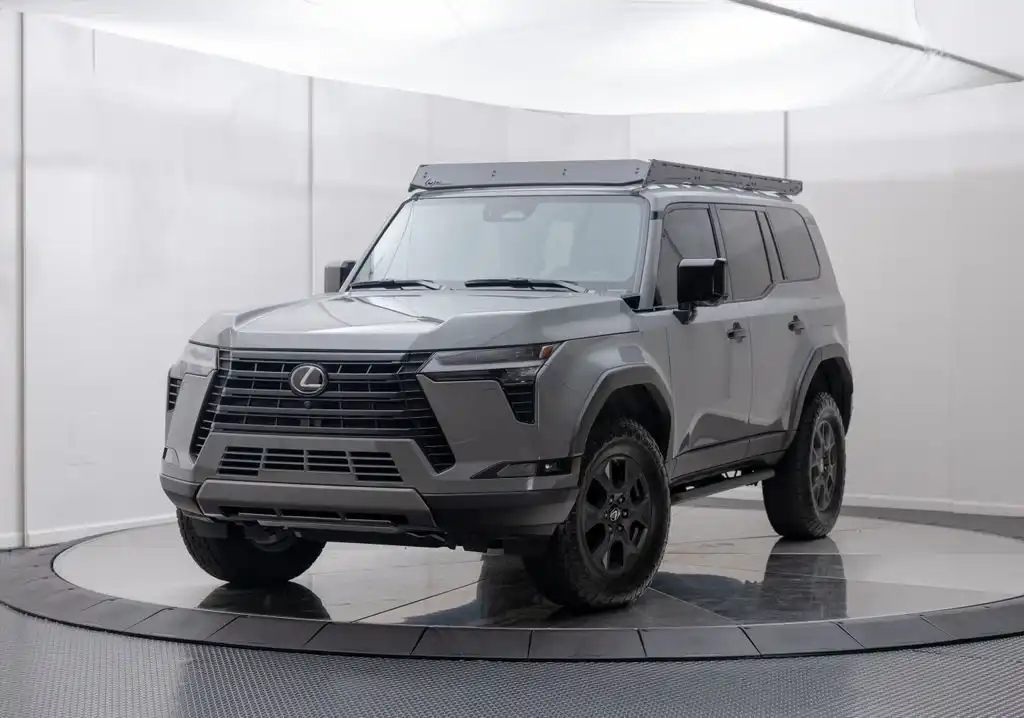 2025 Lexus GX 460 550 Overtrail+'s photo