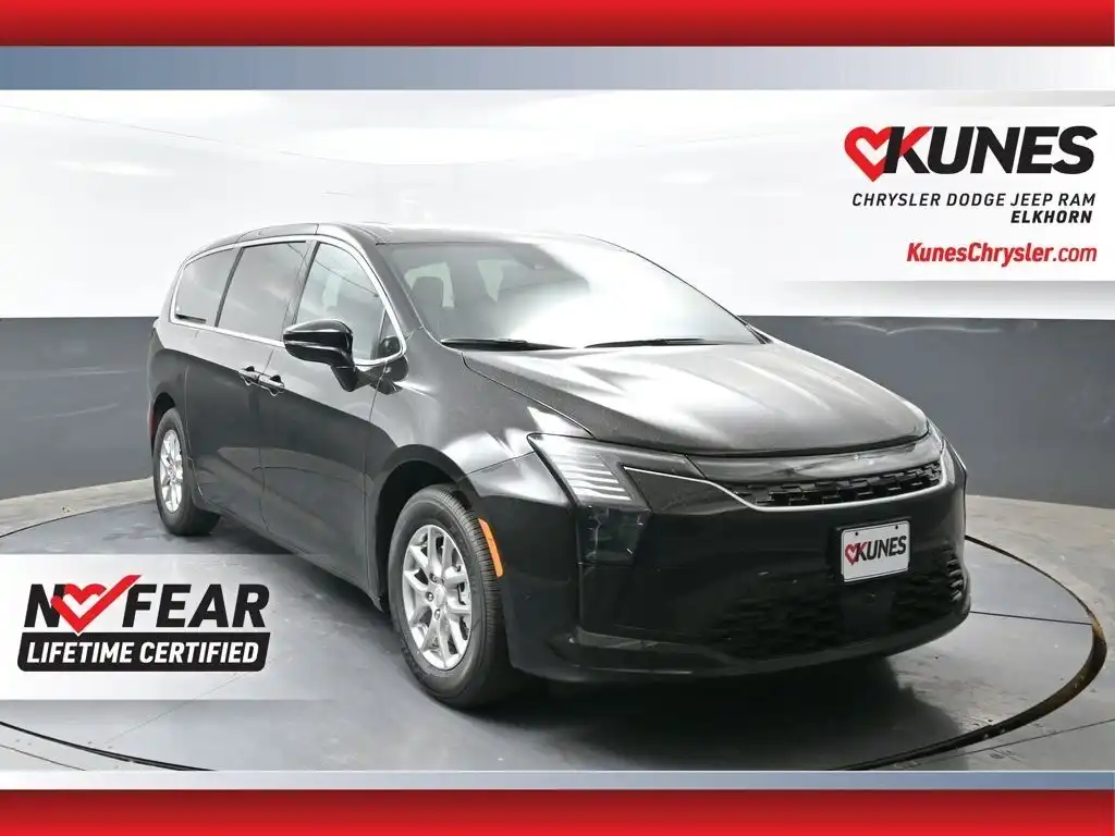 2027 Chrysler Pacifica Select's photo
