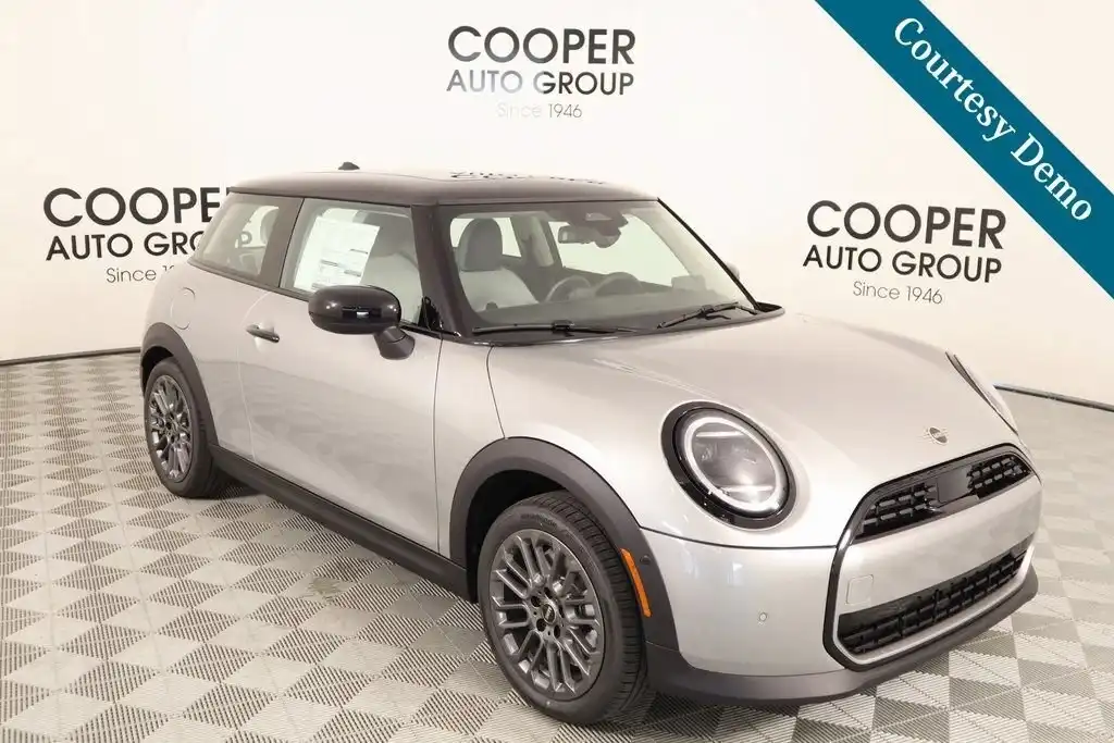 2025 MINI Hardtop Cooper's photo