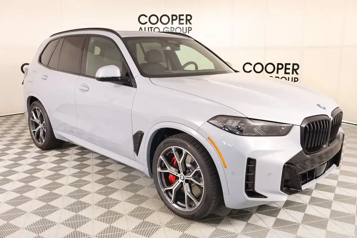 2026 BMW X5 xDrive50e's photo