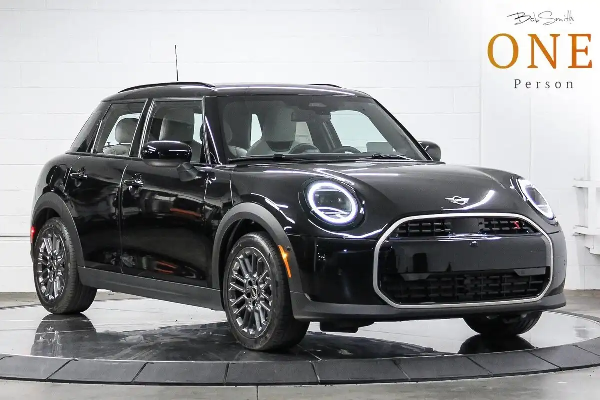 2026 MINI Hardtop Cooper S's photo