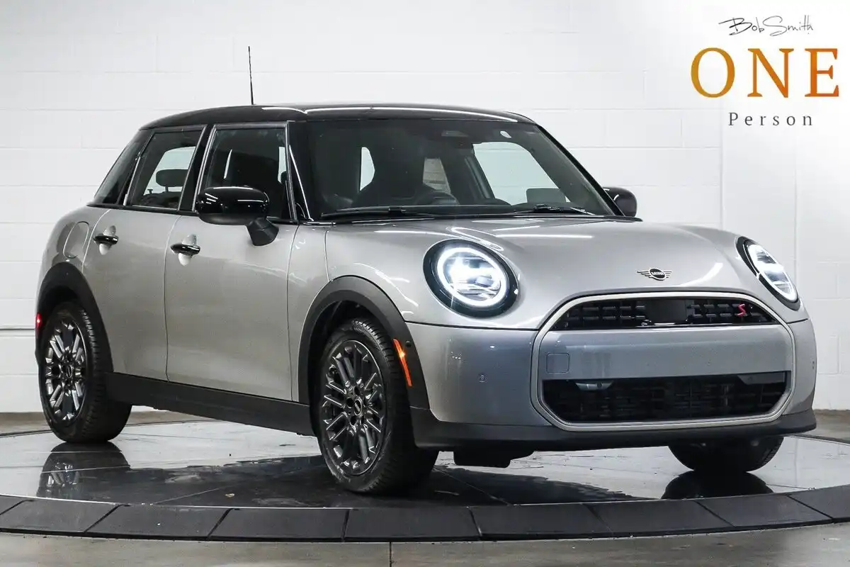 2026 MINI Hardtop Cooper S's photo