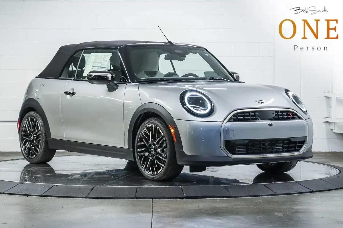 2026 MINI Convertible Cooper S's photo