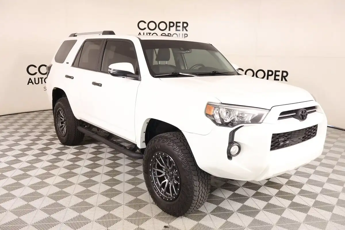 2020 Toyota 4Runner SR5 Premium 4WD V6's photo