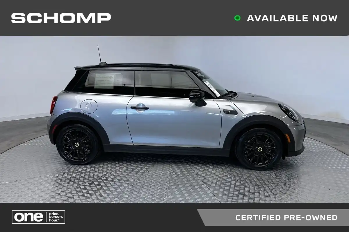 2024 MINI Hardtop Cooper SE's photo