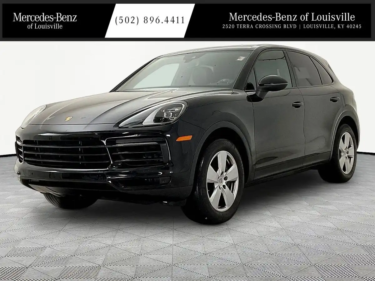 2022 Porsche Cayenne Base's photo