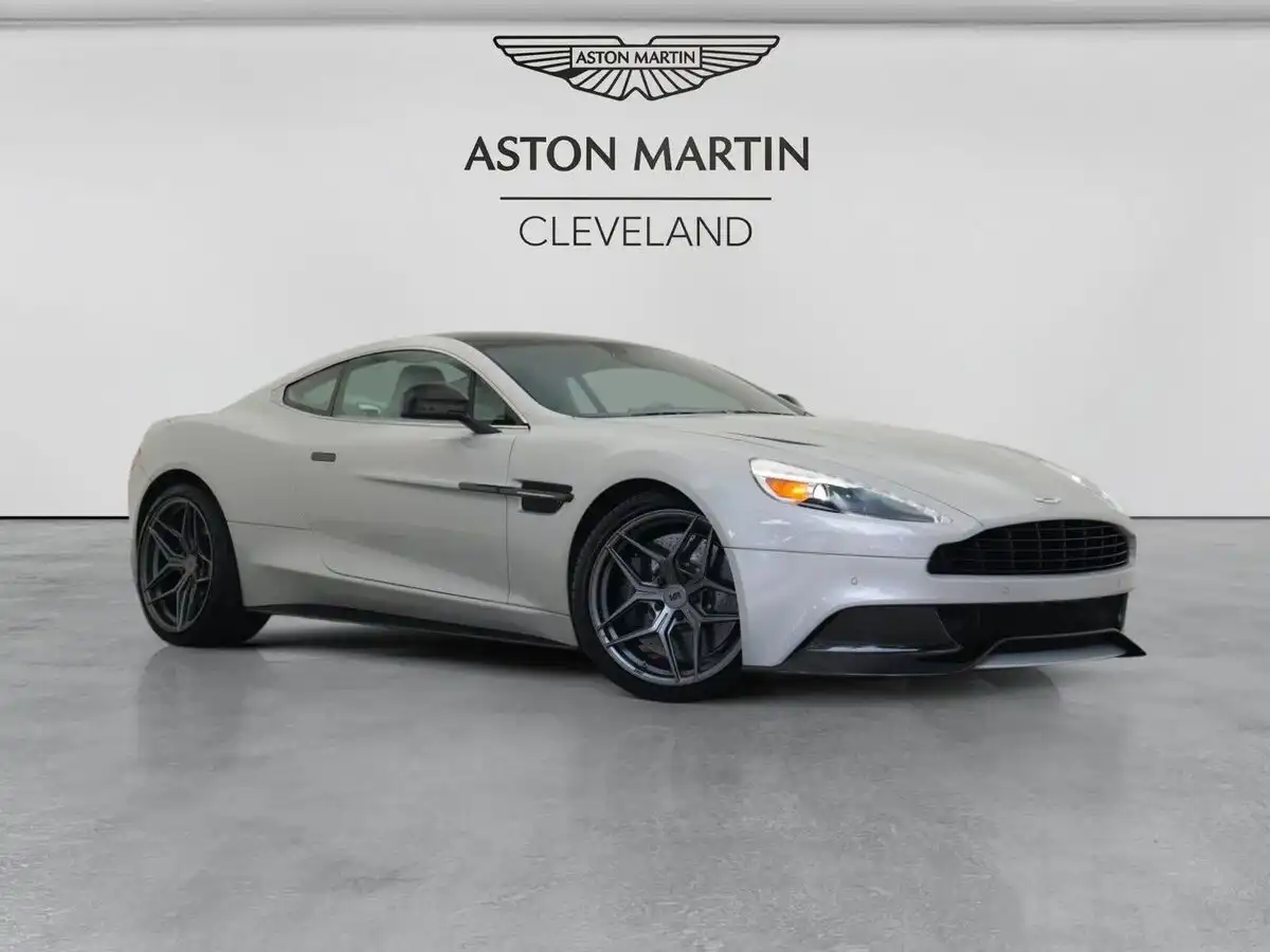 2016 Aston Martin Vanquish Carbon Coupe's photo