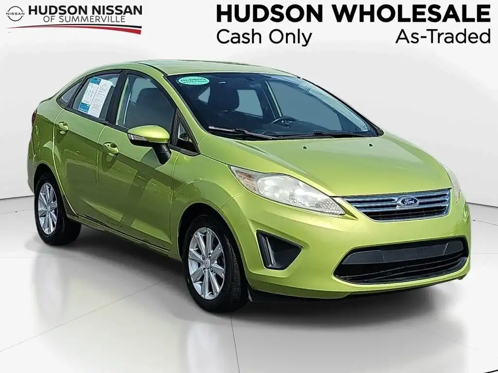 2013 Ford Fiesta SE Sedan's photo
