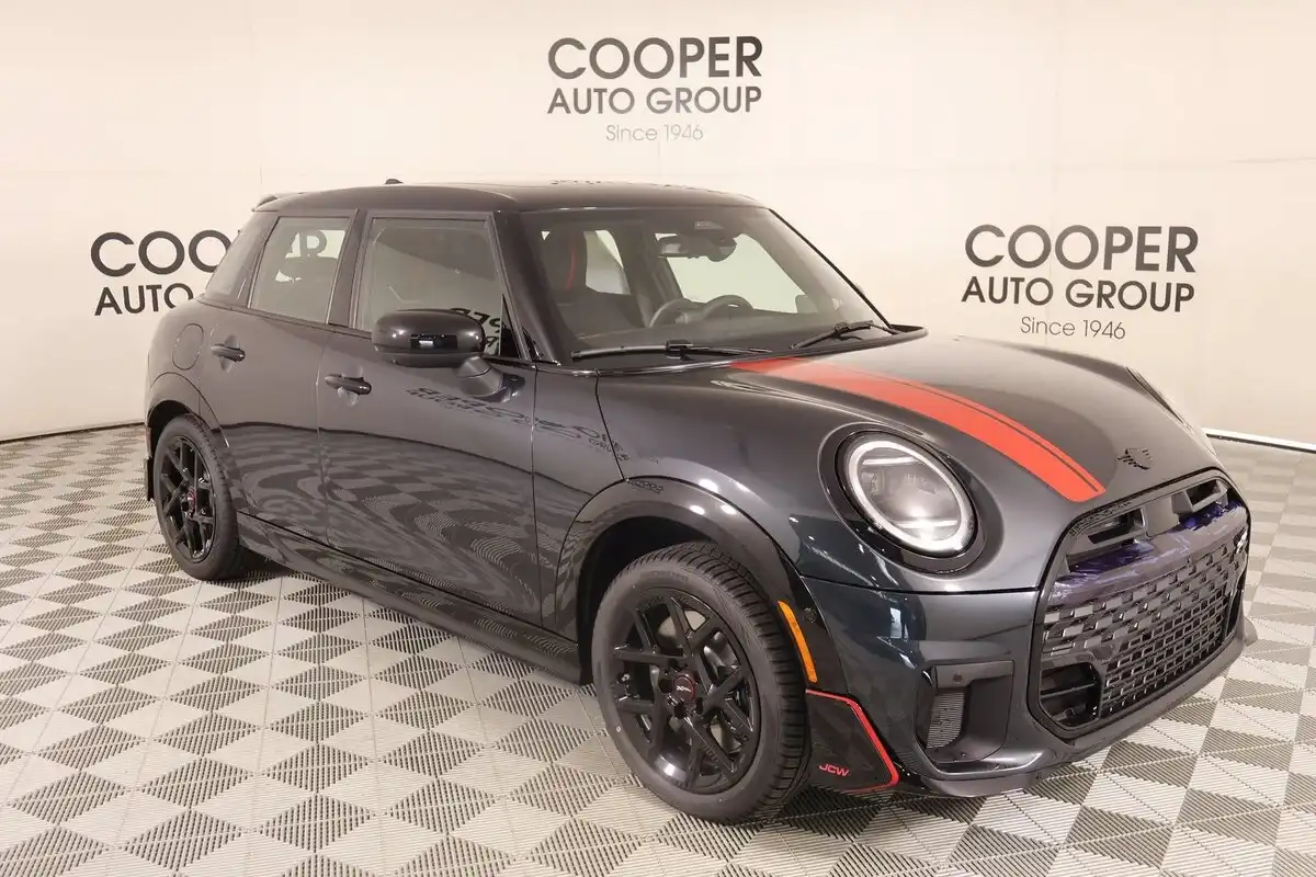 2026 MINI Hardtop Cooper S's photo