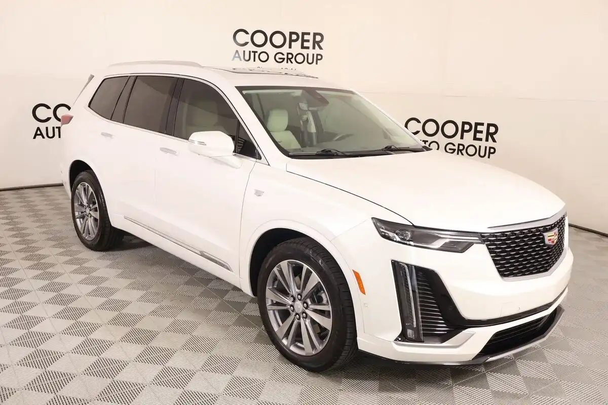 2025 Cadillac XT6 Premium Luxury Auto's photo